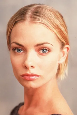 Jaime Pressly Radiant Beauty Wallpaper