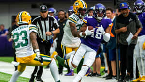 Jaire Alexanderin Action Green Bayvs Minnesota Wallpaper