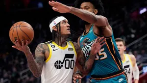 Jalen Duren Basketball Action Wallpaper