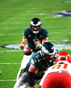 Jalen Hurts Eagles Quarterback Snap Wallpaper