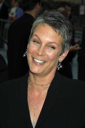 Jamie Lee Curtis Agreeing Smile Wallpaper