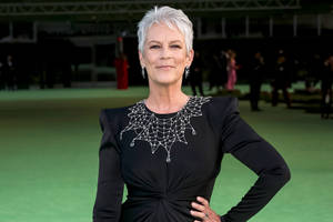 Jamie Lee Curtis In Black Wallpaper