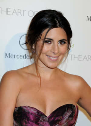 Jamie Lynn Sigler Smiling Elegantly Wallpaper