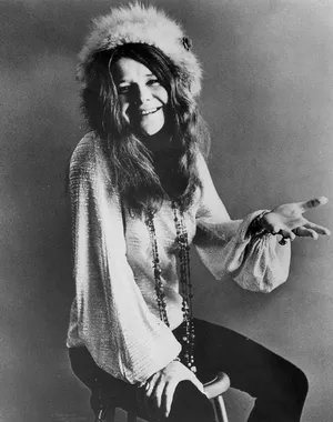 Janis Joplin In Classic Studio Photoshoot Wallpaper