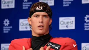 Jaxson Dart Football Quarterback Wallpaper