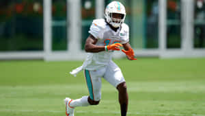 Jaylen Waddle Miami Dolphins Training Session Wallpaper