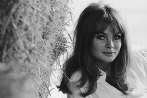 Jean_ Shrimpton_ Classic_ Portrait_1960s Wallpaper