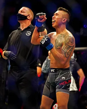 Jeff Molina Celebrates Victory Wallpaper