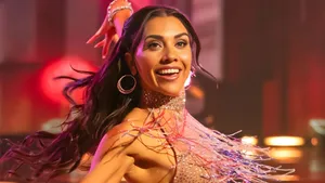 Jenna Johnson Dancing Performance Wallpaper