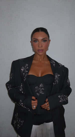 Jenna Johnson Stylish Black Outfit Wallpaper