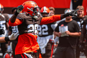 Jeremiah Owusu Koramoah Cleveland Browns Training Wallpaper