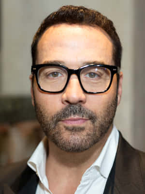 Jeremy Piven 2250 X 3000 Wallpaper