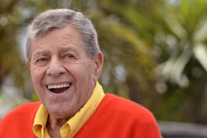 Jerry Lewis Smiling In Vintage Photo Wallpaper