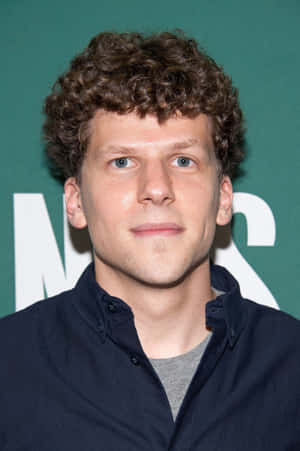 Jesse Eisenberg At The 1997 Golden Globe Awards Wallpaper