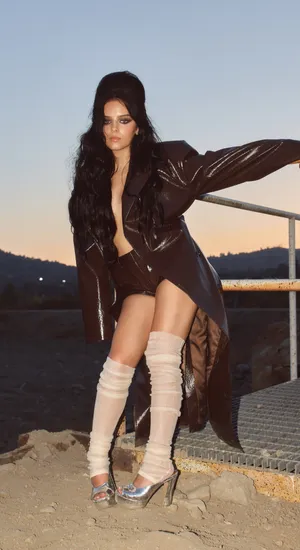 Jessie Murph Stylish Evening Look Wallpaper