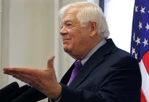 Jim Mcdermott Hand Gesture Wallpaper