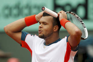 Jo-wilfried Tsonga Hands On Head Wallpaper