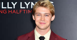 Joe Alwyn Delivers An Eloquent Speech At An Award Show Wallpaper