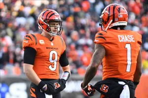 Joe Burrowand Ja Marr Chase Bengals Game Day Wallpaper