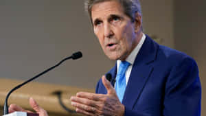 John Kerry Speaking About Climate Wallpaper