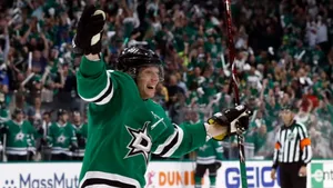 John Klingberg Of Dallas Stars In Green Jersey Wallpaper