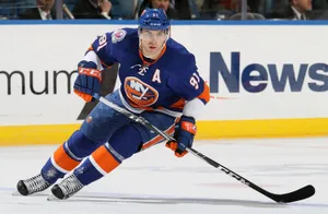 John Tavares Sliding New York Islanders Wallpaper