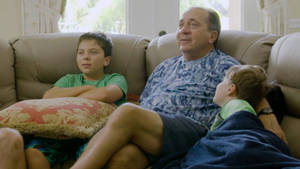 Johnny Bench With Sons Wallpaper