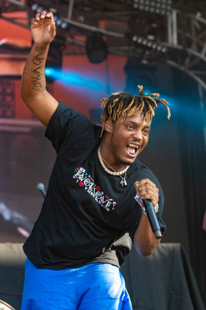 Juice_ Wrld_ Performing_ Live.jpg Wallpaper