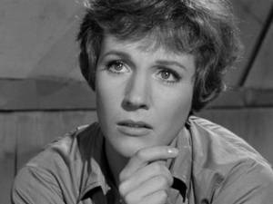 Julie Andrews Grayscale Wallpaper