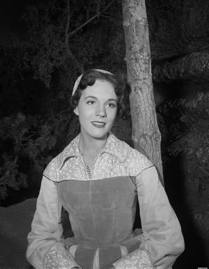 Julie Andrews In 1950 Wallpaper