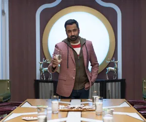 Kal Penn On The Red Carpet For The World Premiere Of The Film The Girl In The Spider's Web Wallpaper