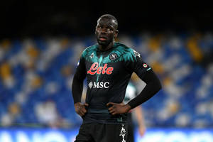 Kalidou Koulibaly Hands On Waist Wallpaper