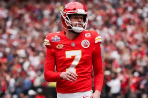 Kansas City Chiefs Player Number7 Wallpaper