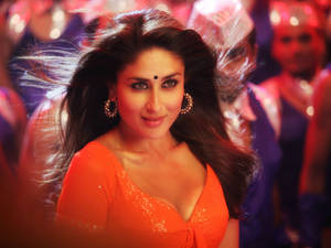 Kareena Kapoor Halkat Jawani Scene Wallpaper