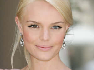 Kate Bosworth Radiant Pose Wallpaper