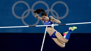 Katerina Stefanidi Greek Pole Vault Athlete Wallpaper
