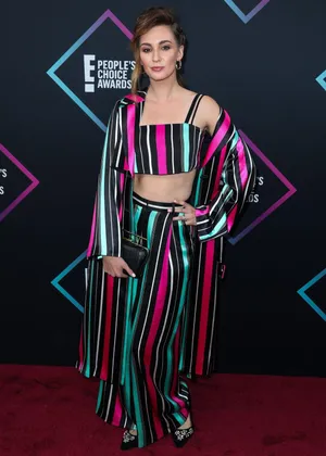 Katherine_ Barrell_ Peoples_ Choice_ Awards_ Striped_ Outfit Wallpaper