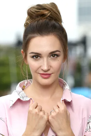 Katherine Barrell Pink Top Bun Hairstyle Wallpaper