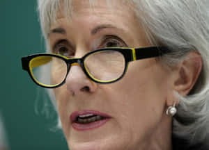 Kathleen Sebelius Delivering A Speech Wallpaper