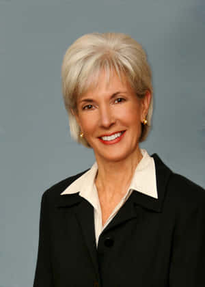 Kathleen Sebelius Delivering A Speech Wallpaper