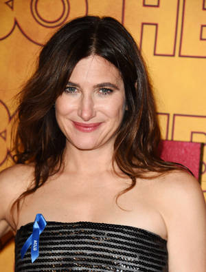 Kathryn Hahn Actress And Comedian Wallpaper
