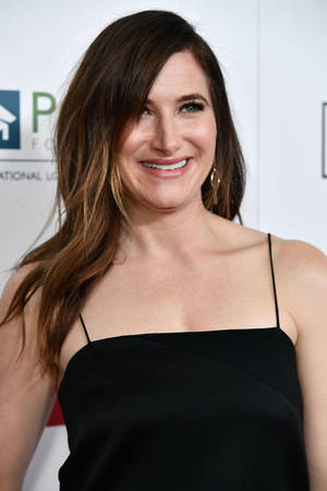 Kathryn Hahn Celebrity Fashion Wallpaper