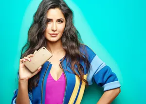Katrina Kaif Smartphone Brand Photoshoot Wallpaper