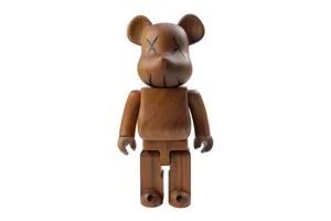 Kaws Bearbrick Wooden Figure Wallpaper