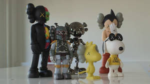 Kaws Pc Collectibles Sculptures Wallpaper