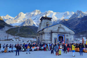 Kedarnath Temple Crowd 4k Wallpaper