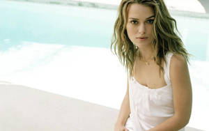Keira Knightley Outdoor Photoshoot Wallpaper