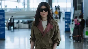 Kelly Chen Airport Style Wallpaper