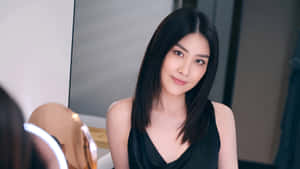 Kelly Chen Elegant Black Dress Wallpaper