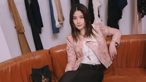 Kelly Chen Stylish Casual Look Wallpaper